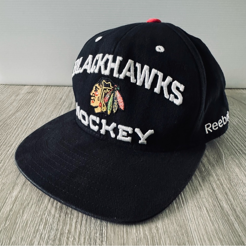 Reebok Center Ice Collection Chicago Blackhawks Flat Brim SnapBack Hat